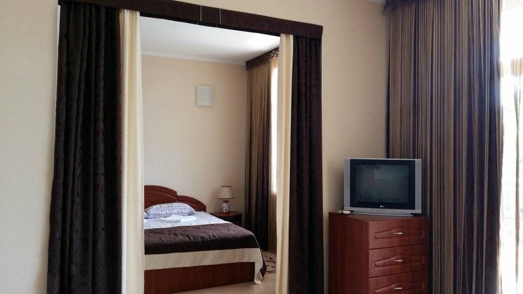 Фото Гостевого дома Усадьба у графского парка Алупка 26