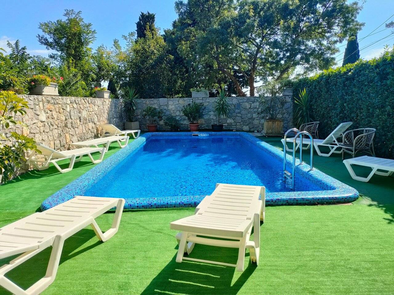 Фото Гостевого дома Усадьба у графского парка Алупка 2