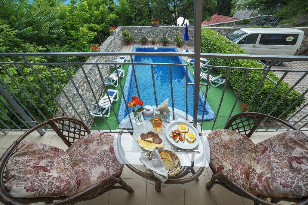 Фото Гостевого дома Усадьба у графского парка Алупка 13