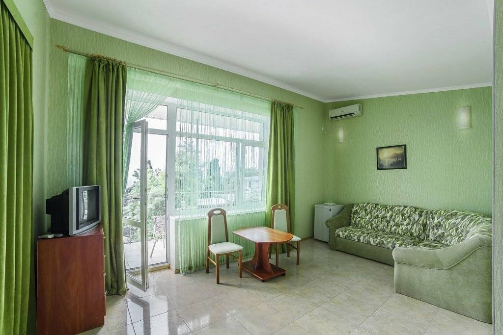 Фото Гостевого дома Усадьба у графского парка Алупка 17