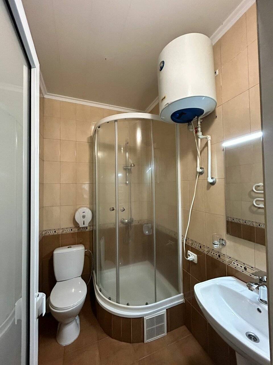 Фотографии номера Четырехместный номер в Гостевом доме Усадьба у графского парка Алупка